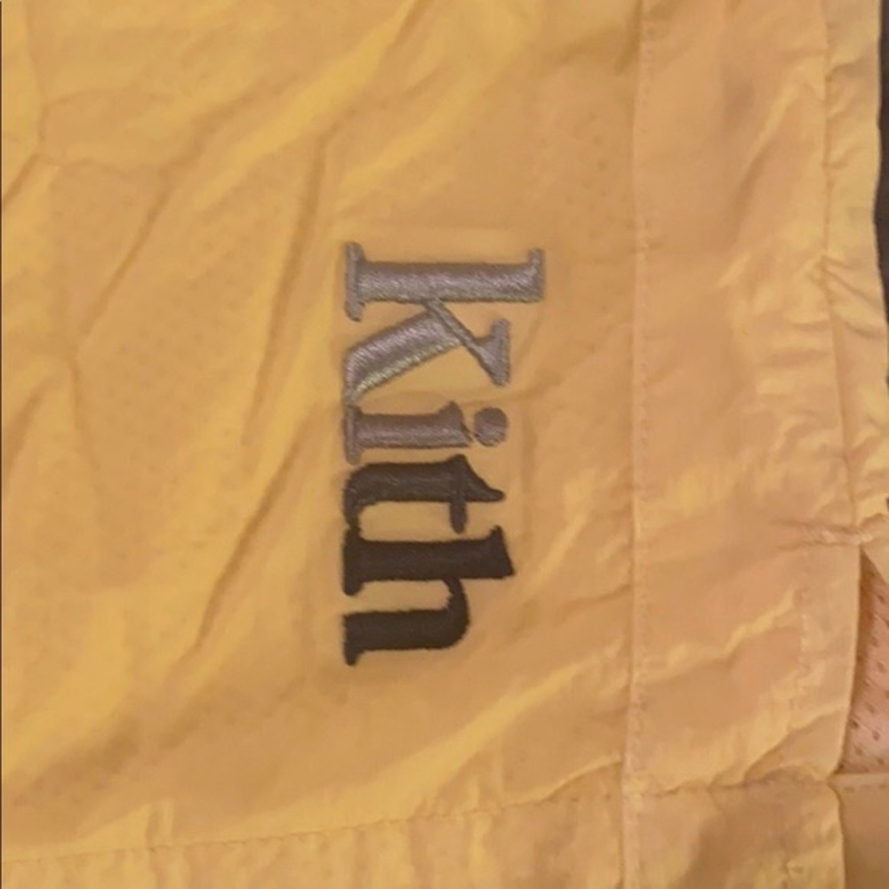 Yellow - Picture 3 of 5